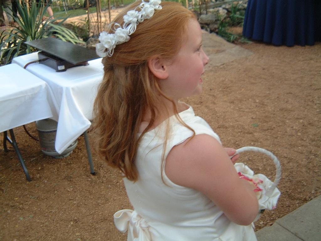 2003/10(Oct)/03(Urbik-Wedding)/1024x768_2003-10-05 17-48-35.JPG